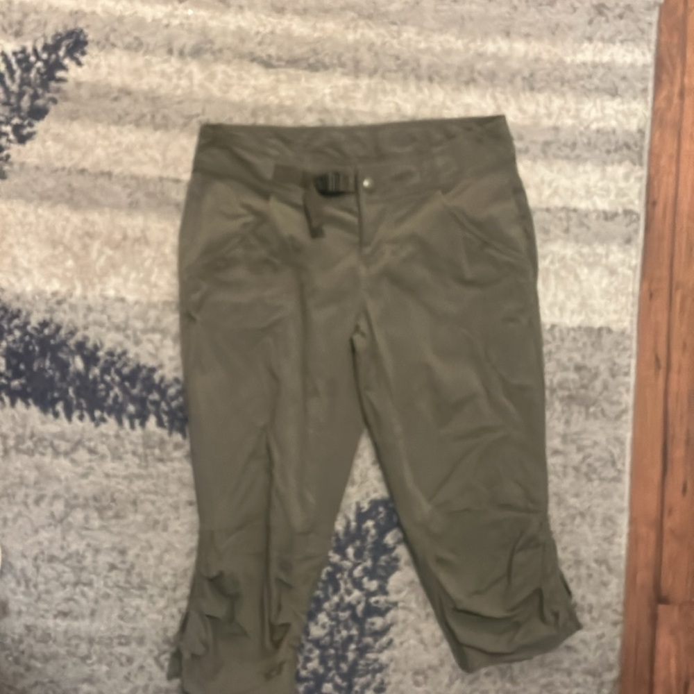PraNa army green capri pants 8